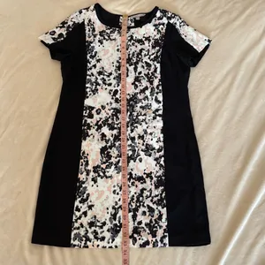 Y2K Banana Republic Abstract Black White Mini Dress Size 8 thumbnail 4