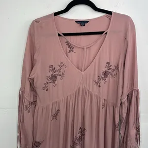 American Eagle Pullover Embroidered Mauve Boho Dress size Medium thumbnail 4
