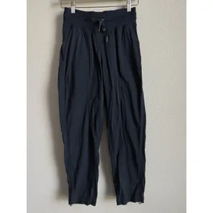 Lululemon Dance Studio Mid Rise Joggers True Navy Lightweight Cargo Pants Size 2 thumbnail 5