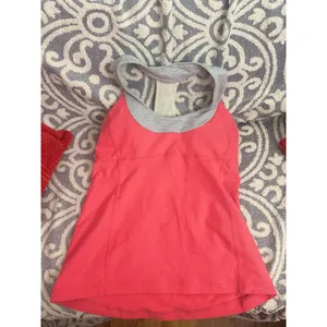 Lululemon Size 8 Round Neck Tank Top Activewear Racerback built in sports bra thumbnail 3