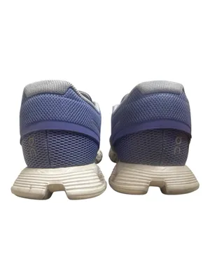 Women’s purple On Clouds shoes size 8 thumbnail 4