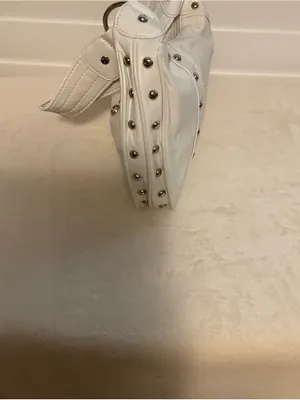 White Stud thumbnail 2