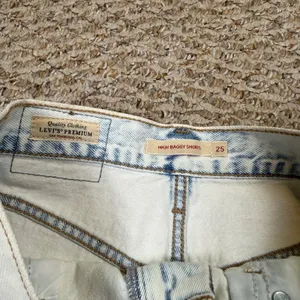 Levis Premium High Baggy Shorts Light Acid Wash Denim W25 Summer Minimalist thumbnail 3