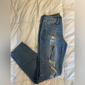 Arizona‎ Woman's blue jeans size 3 with rips thumbnail 4
