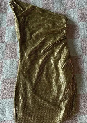 Gold One thumbnail 1