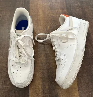 Nike Air Force 1 Low White Leather Sneakers Women’s Size 8 thumbnail 1