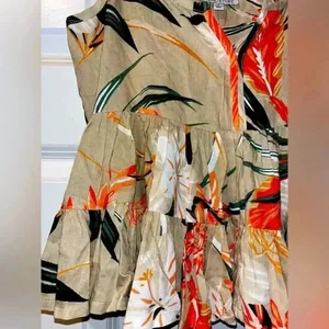 Vibrant Tropical Floral Cami Top- NWT Summer, Casual,‎ Going Out, Cute A1 thumbnail 5