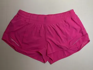 NWOT Lululemon Hotty Hot Low Rise Lined Short 2.5" Purple Highlight Size 12 thumbnail 4