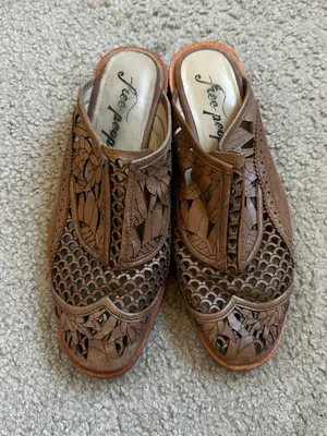 Free People Tan Leather Mules Cut-Outs Boho Festival Summer Indie Casual thumbnail 4