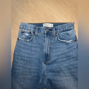 Abercrombie & Fitch Ankle Straight Leg Jeans ultra high rise thumbnail 2