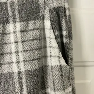 Aerie Snowed In Fleece Jogger Grey‎ Plaid Lounge Pants Size Medium thumbnail 6