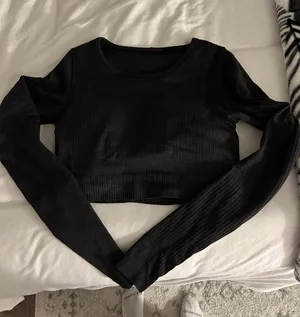 Lululemon Long Sleeve thumbnail 1
