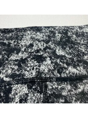 Lululemon Women's Black and White Patterned Leggings Size 8 thumbnail 3