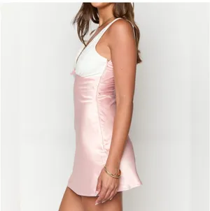 Beginning boutique mini dress pink lace satin 🩷 thumbnail 3