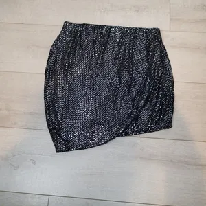 Theory Women's Size Small‎ Hailey W Skirt Black Sequin Asymmetrical Hem Pull On thumbnail 3