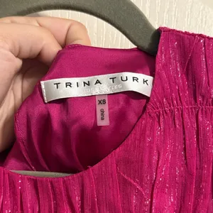 Trina Turk‎ Metallic Pink Shirred Puff Sleeve Mini Tiered Dress Preppy Dopamine thumbnail 5
