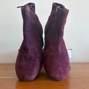 White House Black Market Zeek Plum Suede Studded‎ Block Heel Ankle Boots 7.5M thumbnail 4