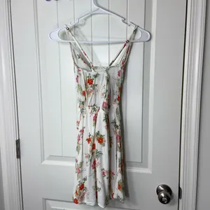 EUC O’Neill women’s white floral lined loose neck crossed strap mini dress XS‎ thumbnail 5