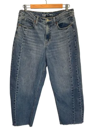 Old Navy Medium Wash High Rise Barrel Leg Raw Hem Jeans - size 12 thumbnail 1
