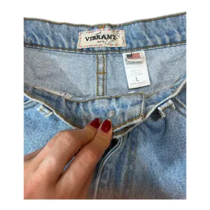 Vibrant Distressed High-Rise Denim Cutoff Shorts Size L thumbnail 4