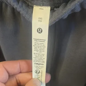 Lululemon Athletica Gray Cargo Shorts thumbnail 4