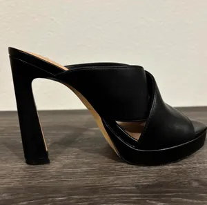Chelsea & Violet black heels thumbnail 4