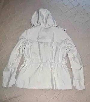Authentic Burberry Brit White Jacket Women’s Size Large. Nova Check Lining with Detachable Hood. EUC. Only worn a handful of times, very minor wear. Smoke/Pet Free Home. Recently professionally dry-cleaned. thumbnail 9