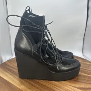 Steve‎ Madden Atomic Black Leather Wedge Booties Grunge Y2K Retro Women's 7M thumbnail 1