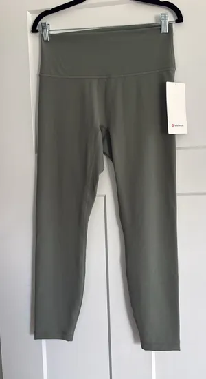 Lululemon Size 10 Wunder Train No Line HR 25” Leggings thumbnail 3