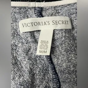 Victoria’s Secret Women’s Shorts Size Medium thumbnail 3