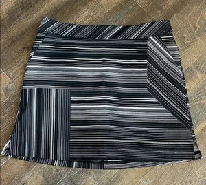 Lady Hagen‎ Black and White Striped Golf Skort Size 8 Pockets thumbnail 1