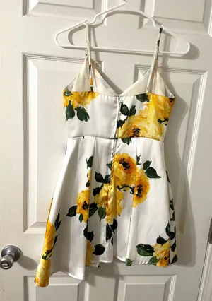 Windsor Yellow Floral Print Dress thumbnail 2