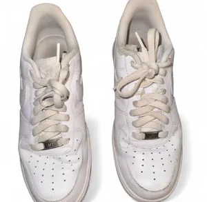 Size 7.5 Nike Air Forces Men’s thumbnail 1