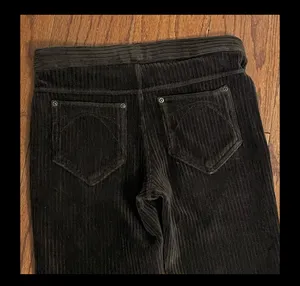 HUE Brown velvet corduroy thick ribbed leggings - Size Small Tall. Gently warn & excellent condition. Velvet corduroy Ribbed black leggings. Real back pockets. Measurements approximately 13” waste not fully stretched out x 9” rise x 42” long x 32” inseam. None smoking home. Priced to sell at as is condition. Don’t like my price make reasonable offer! thumbnail 4