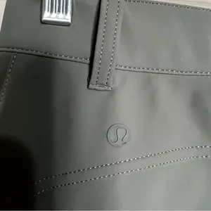 Lululemon City Sleek Slim Fit‎ 5 pocket Olive Green Pants thumbnail 9