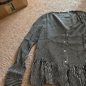 Zara‎ xs striped blouse thumbnail 4