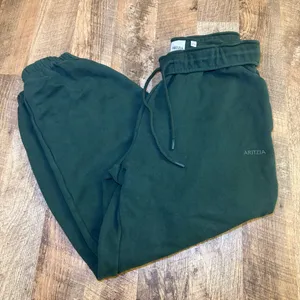 Aritzia sweatpants thumbnail 1