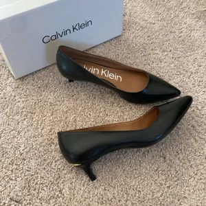leather kitten heel. 7-7.5 thumbnail 1