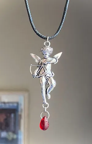 Handmade aesthetic vintage goth romance angel/cherub simple necklace👼❤️ thumbnail 1