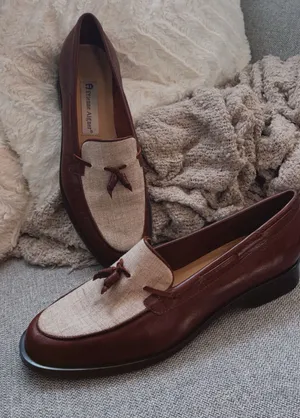 Etienne Aigner Vintage 1970 Burgundy Leather And Cream Loafers thumbnail 5