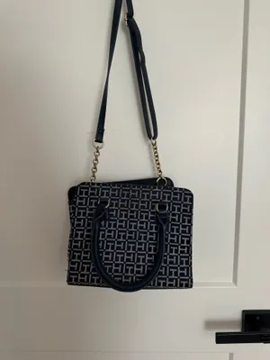Tommy Hilfiger Purse thumbnail 3