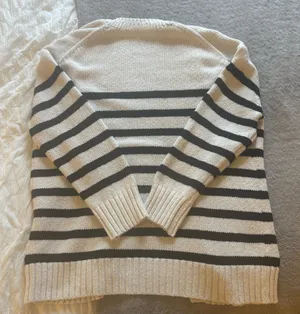 American Eagle Sweater thumbnail 2