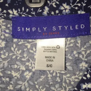 Woman’s Simply Styled Ruffle Crop Button Down Top thumbnail 4