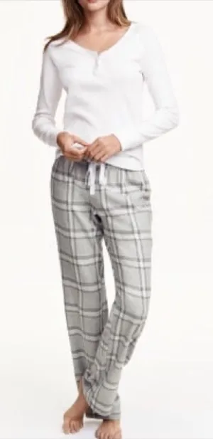 ✨H&M Plaid Pajamas Pants✨ thumbnail 1