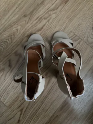 Windsor Tan Heels thumbnail 3