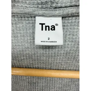 Aritzia Tna Gray Waffle Knit Cropped Zip Hoodie Size 2 AS IS Missing Zipper Pull thumbnail 2