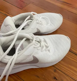 Nike Shoes thumbnail 1