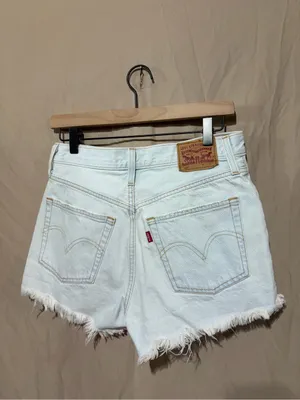 Levi’s shorts thumbnail 2
