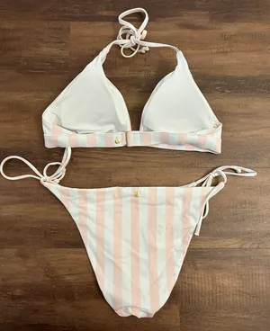 Victoria's Secret Swimwear thumbnail 4