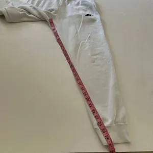 Nike Club Fleece Joggers Womens Small White Sweatpants Embroidered Swoosh - flaw thumbnail 13